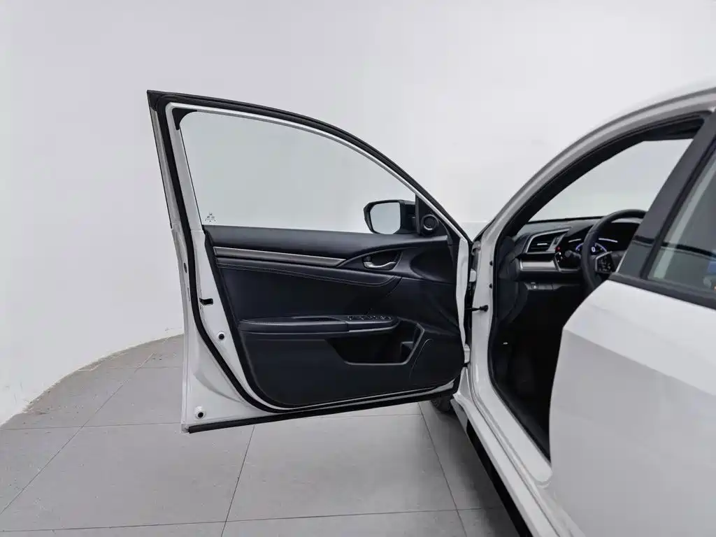 Honda Civic — миниатюра 8