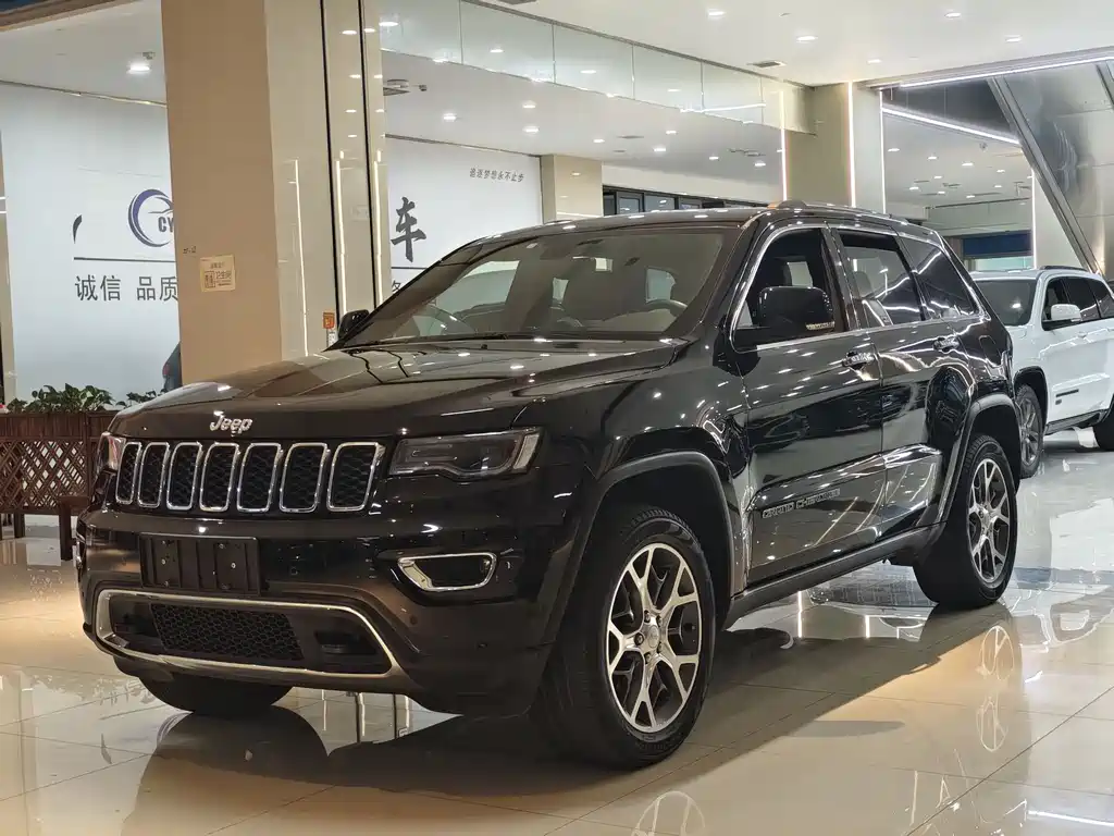 Купить Jeep Grand Cherokee (Import)