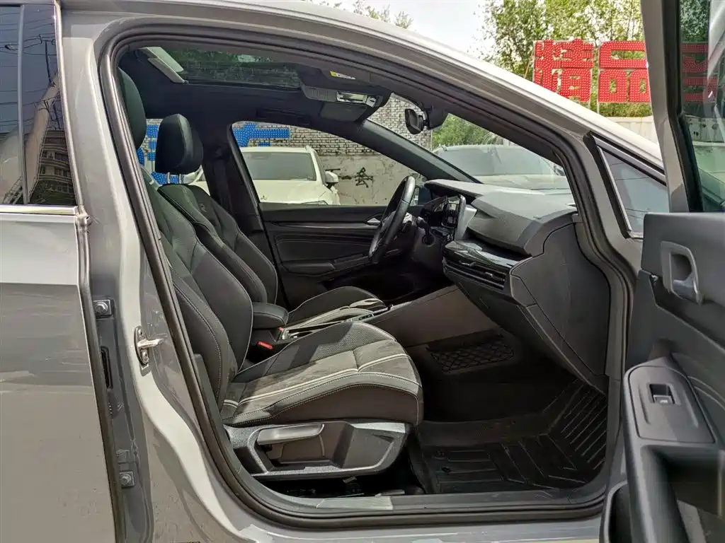 Volkswagen Golf 2023 280TSI DSG R-Line Lite