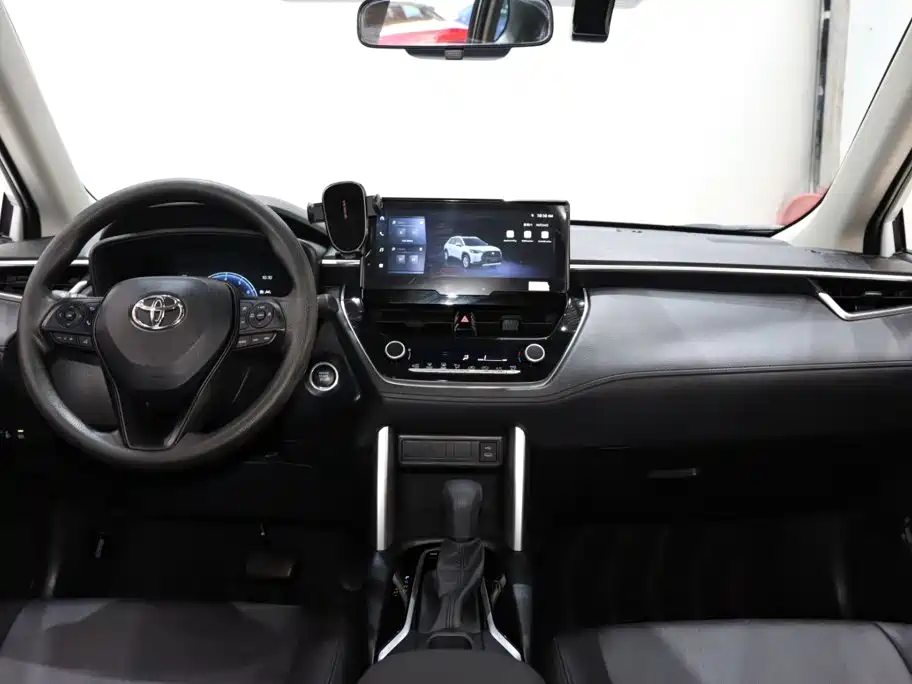 Toyota Corolla Cross — миниатюра 12