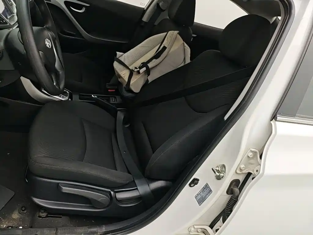 Hyundai Elantra Langdong — миниатюра 15
