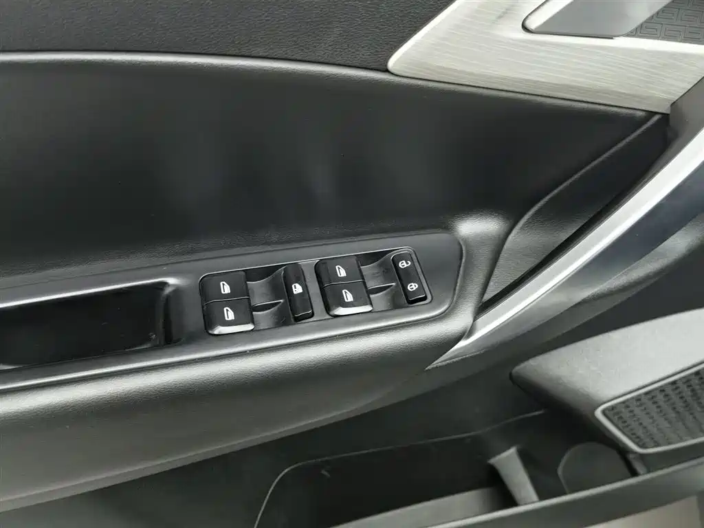 Geely Boyue 2020 1.8TD DCT