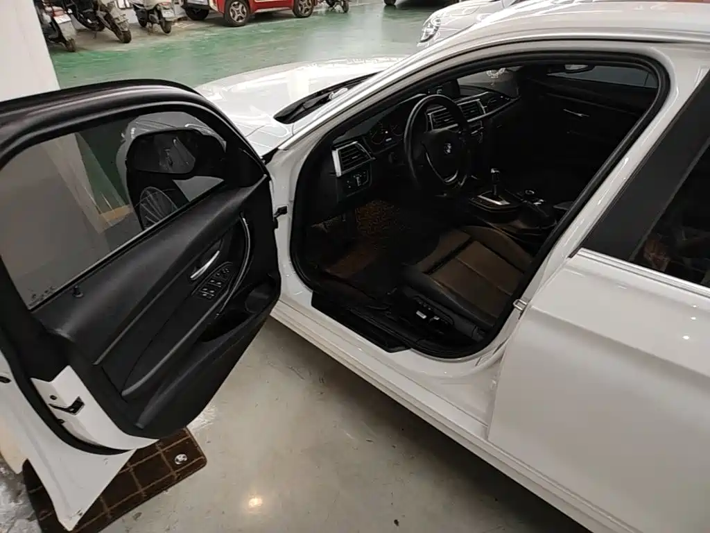 BMW 3 Series — миниатюра 16