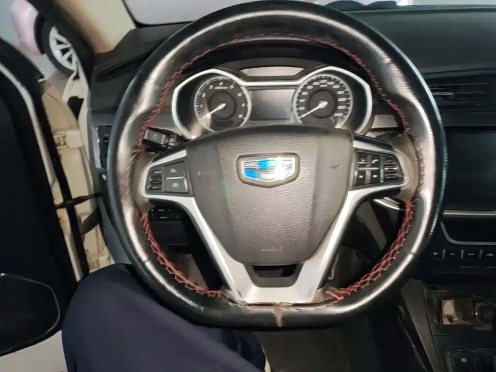 Geely Emgrand — миниатюра 11