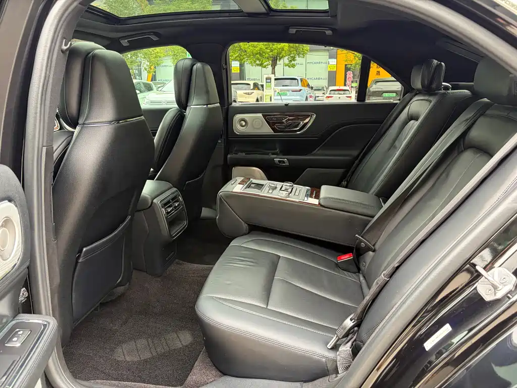 Lincoln Continental — миниатюра 24