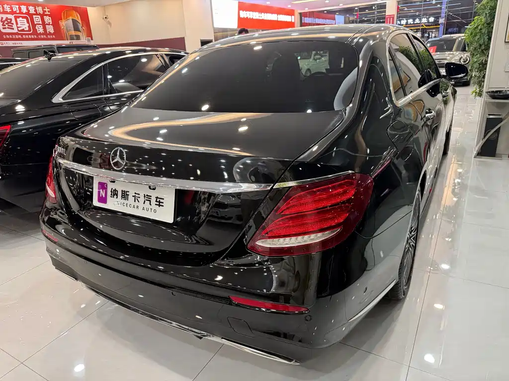 Mercedes-Benz E-Class — миниатюра 6
