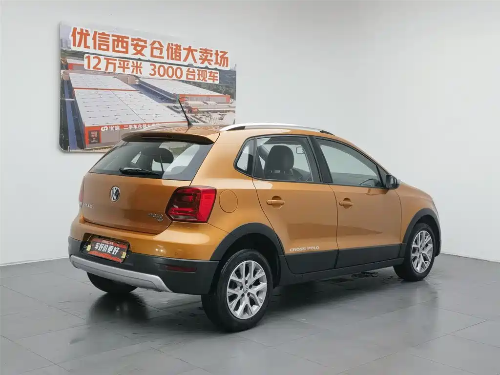 Volkswagen Polo 2016 1.6L Cross Polo AT