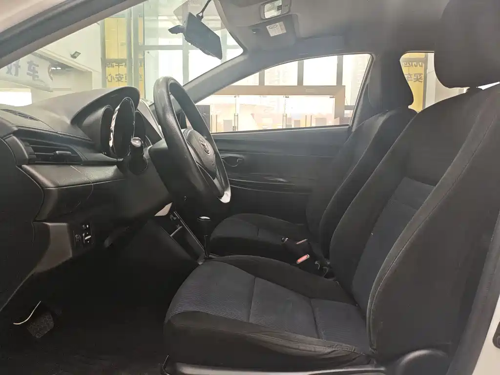 TOYOTA YARIS L TO ENJOY