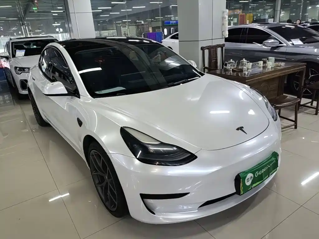 Tesla Model 3 — миниатюра 4