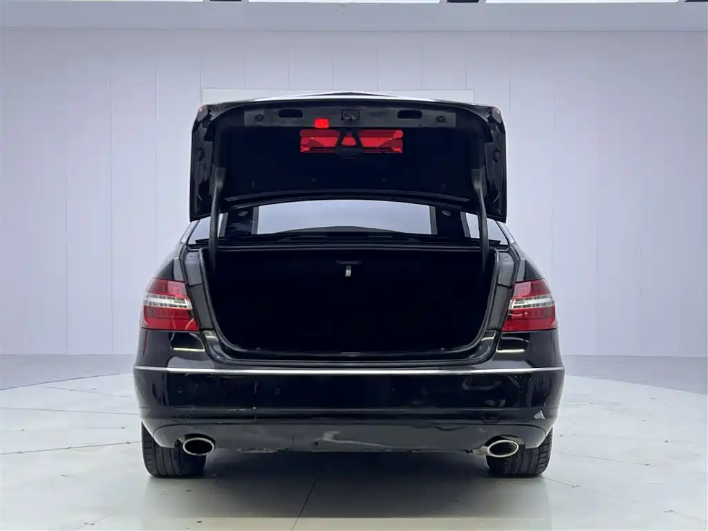 Mercedes-Benz E-Class E 2012 E 200 L CGI