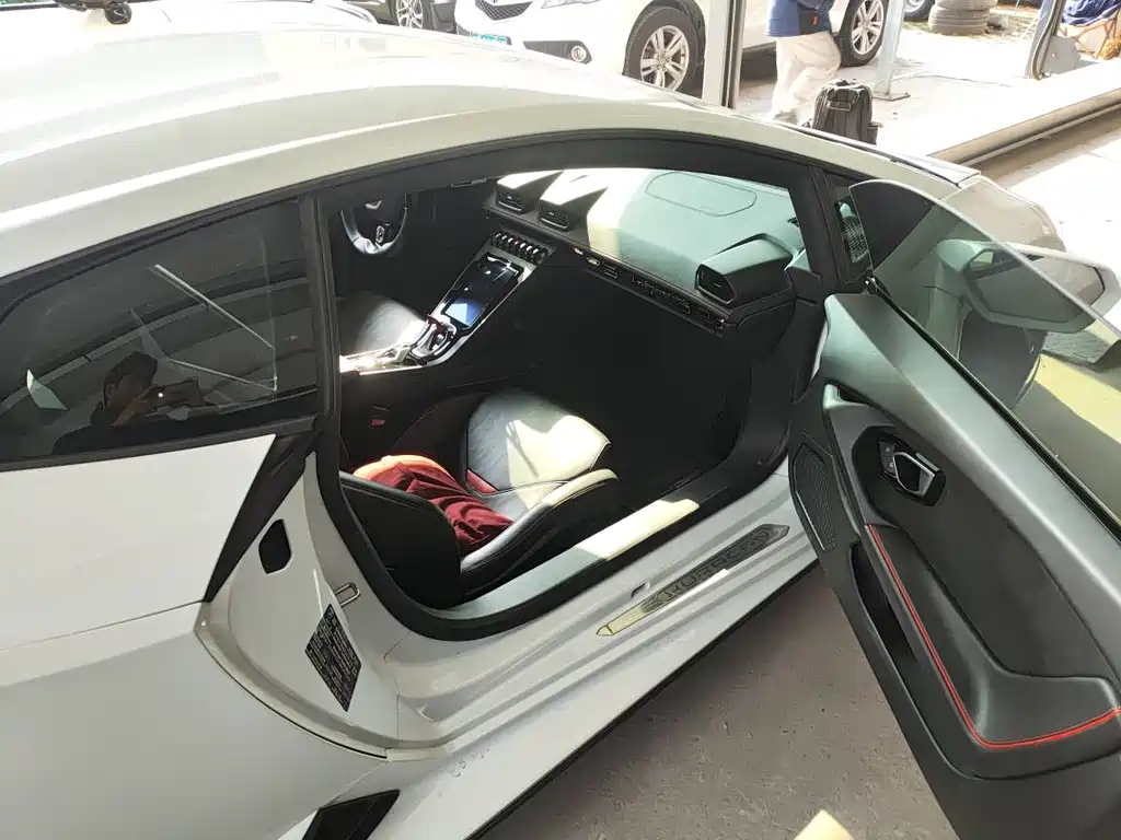 Lamborghini Huracán — миниатюра 5