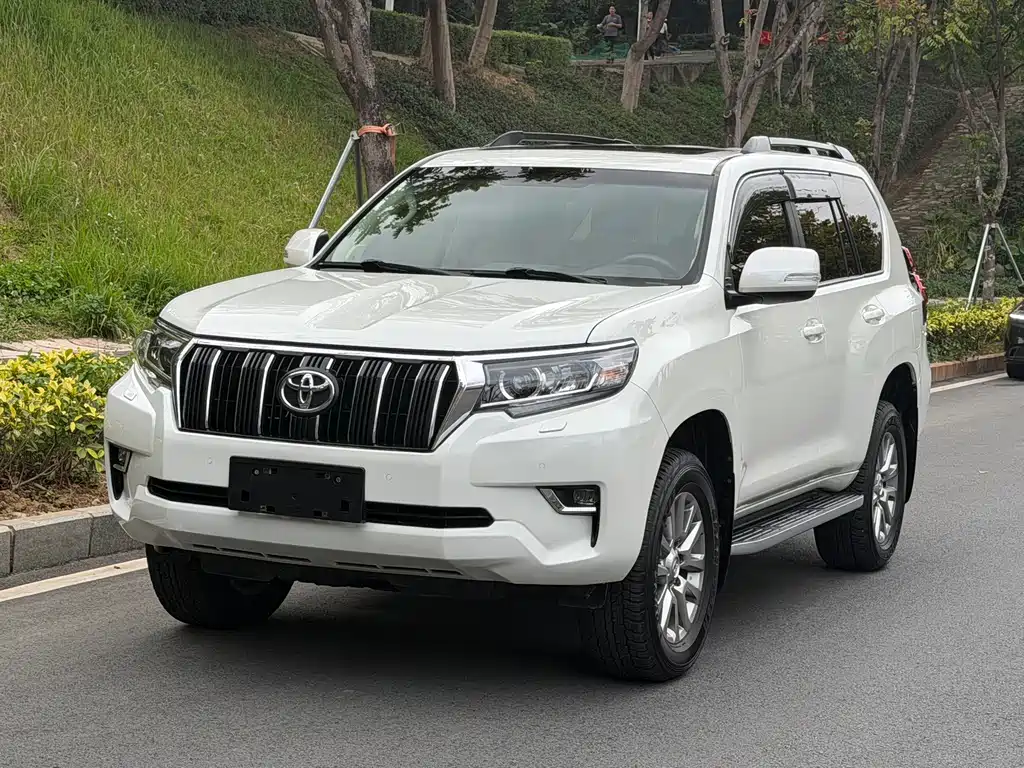 TOYOTA PRADO