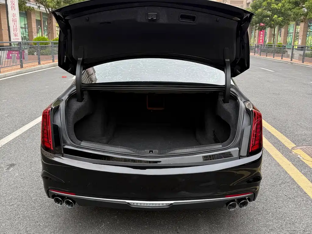 CADILLAC CT6