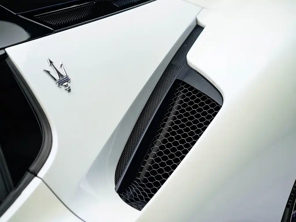 Maserati MC20 — миниатюра 10