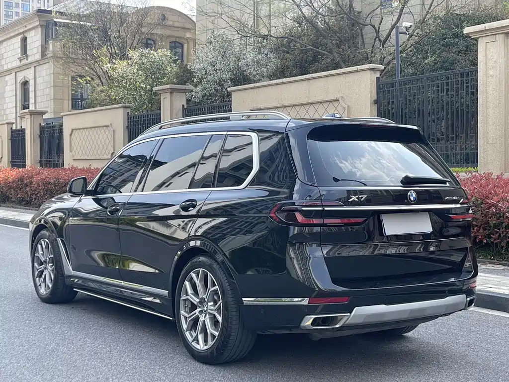 BMW X7 2023 xDrive40i Lead Luxury