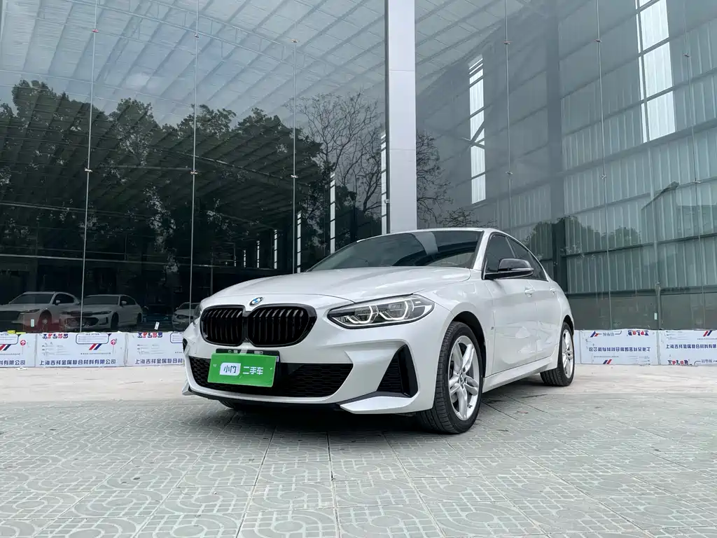BMW 1 SERIES