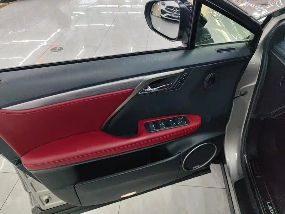 Lexus RX — миниатюра 7