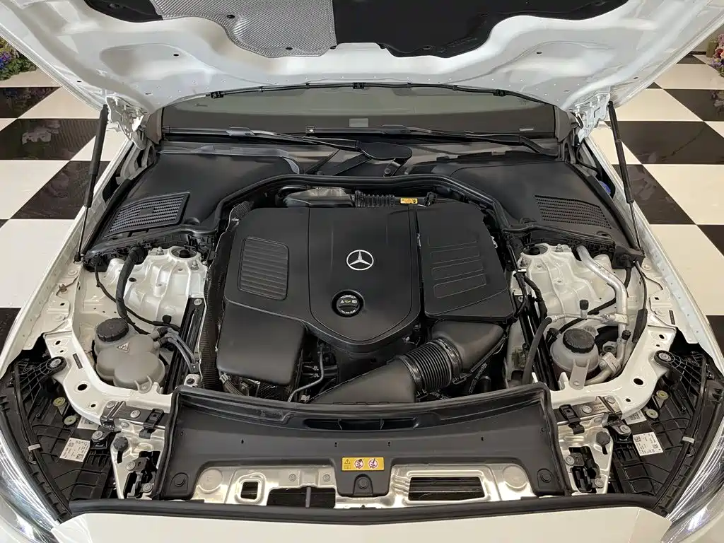 Mercedes-Benz C-Class 2023 — фото 12
