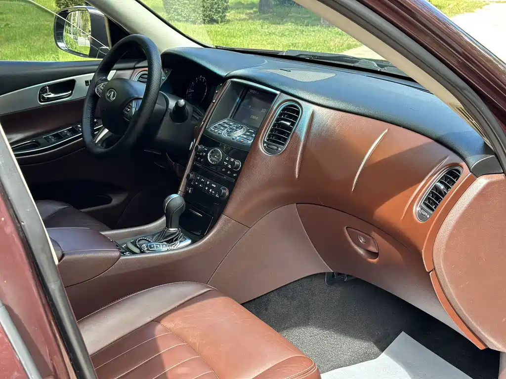 Infiniti QX50 — миниатюра 16