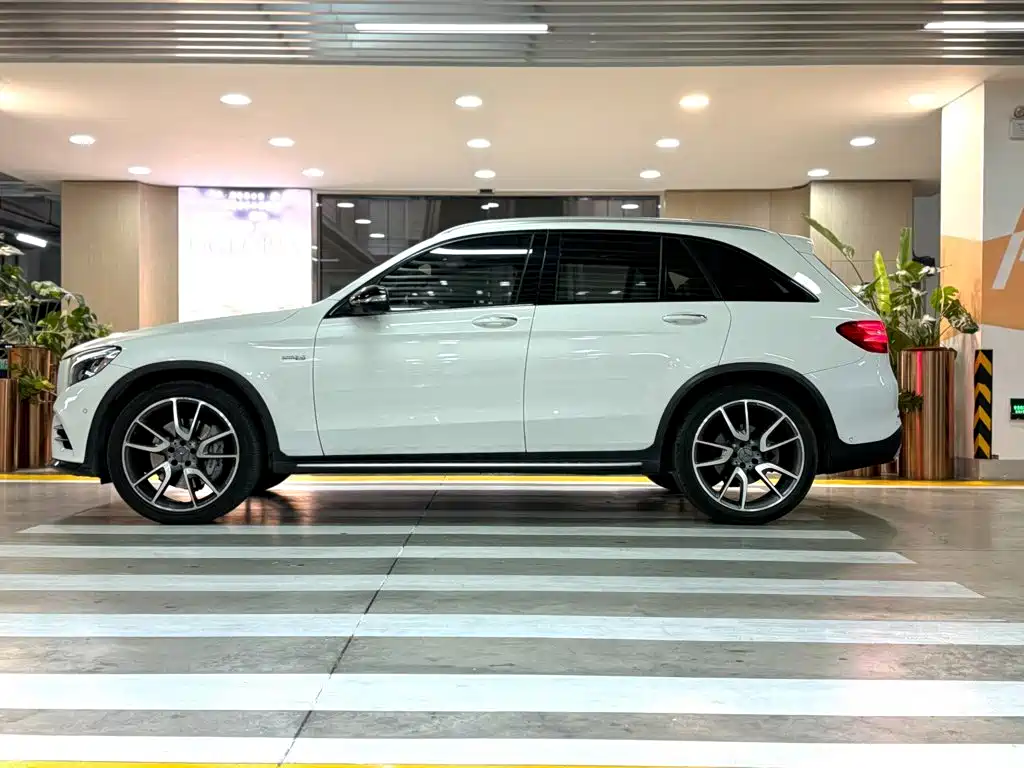 Mercedes-Benz GLC AMG