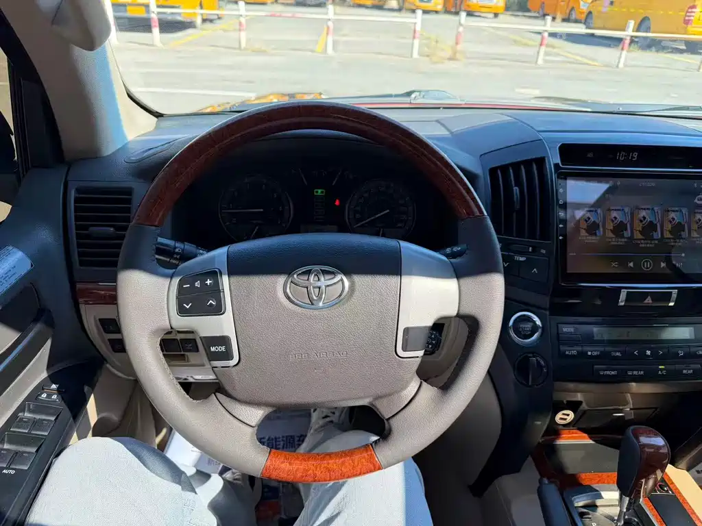 Toyota Land Cruiser — миниатюра 15
