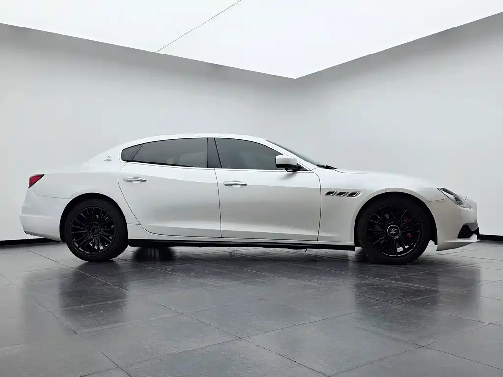 Maserati Quattroporte — миниатюра 4
