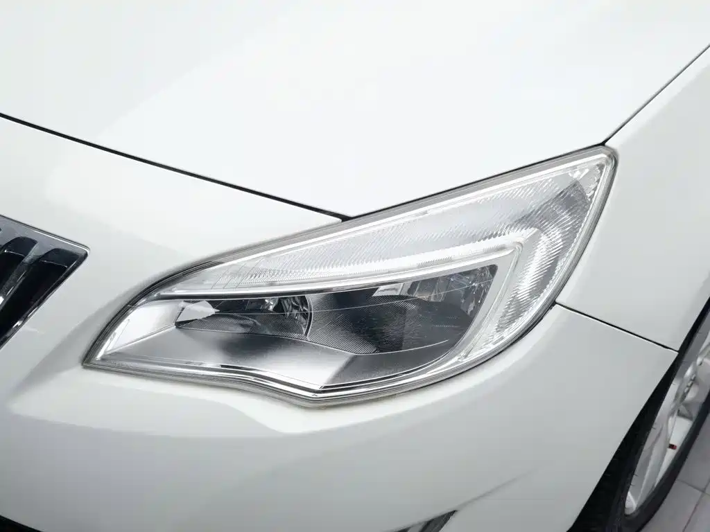 Buick Excelle — миниатюра 7