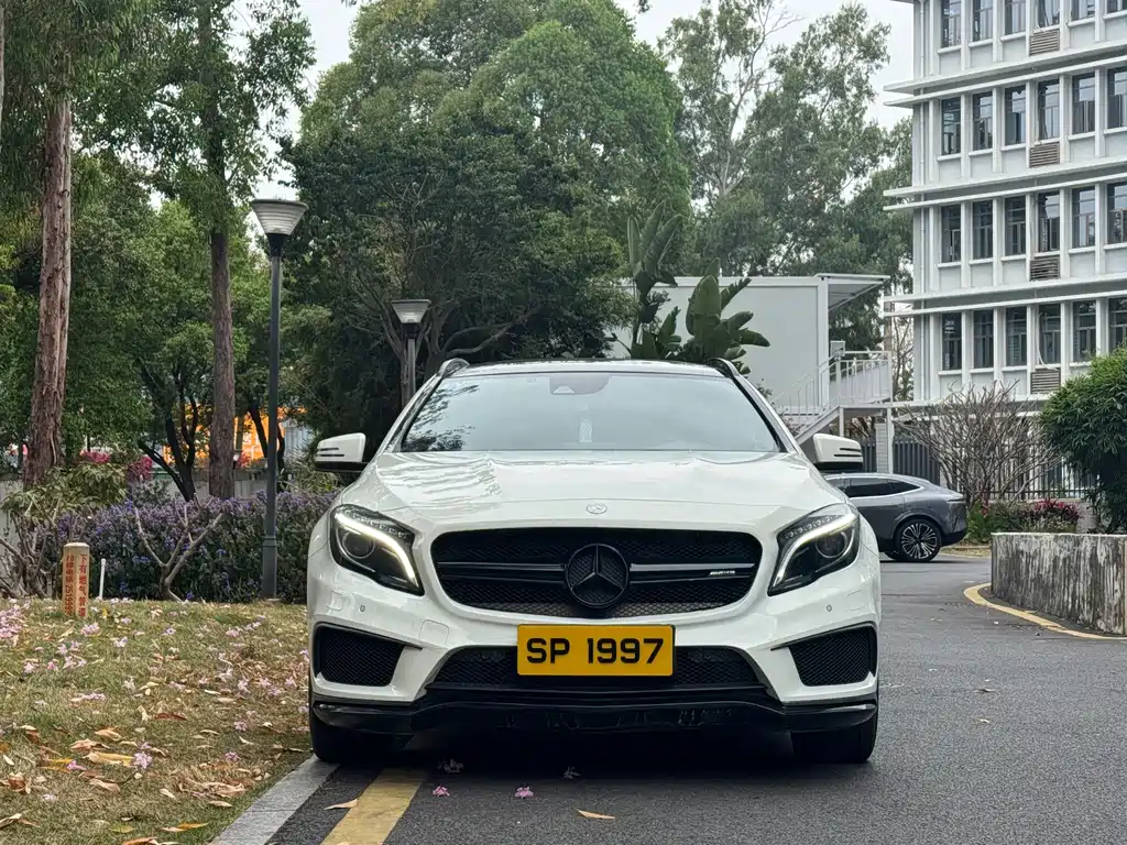 MERCEDES-BENZ GLA AMG