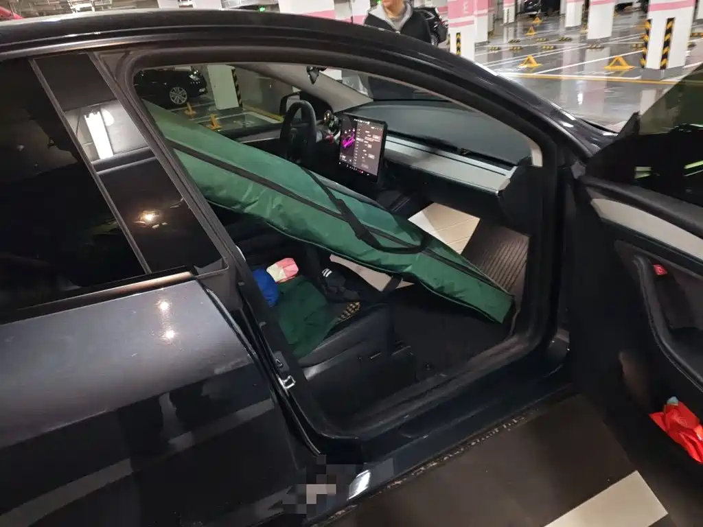 Tesla Model Y — миниатюра 19