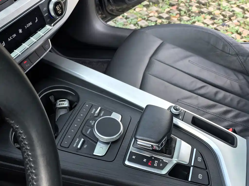 Audi A4L — миниатюра 10