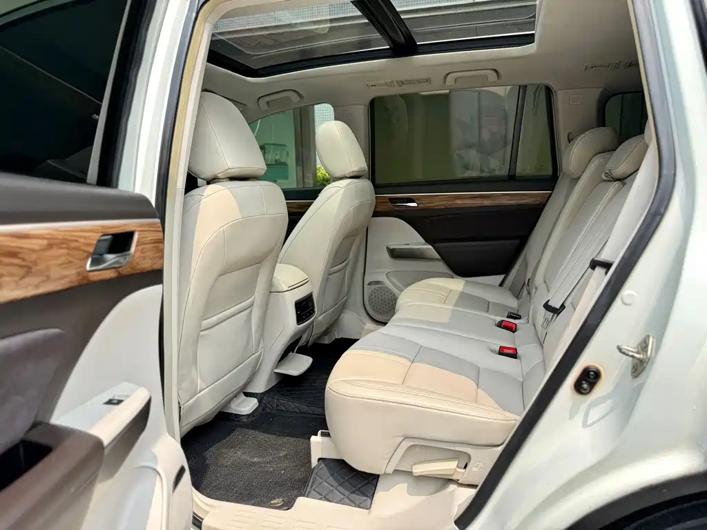 GAC GS8 2017 320T Luxury Smart Connect ( мест)