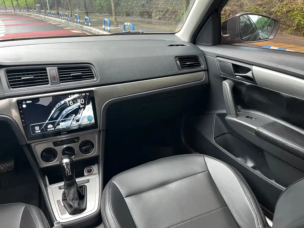 Volkswagen Lavida — миниатюра 10
