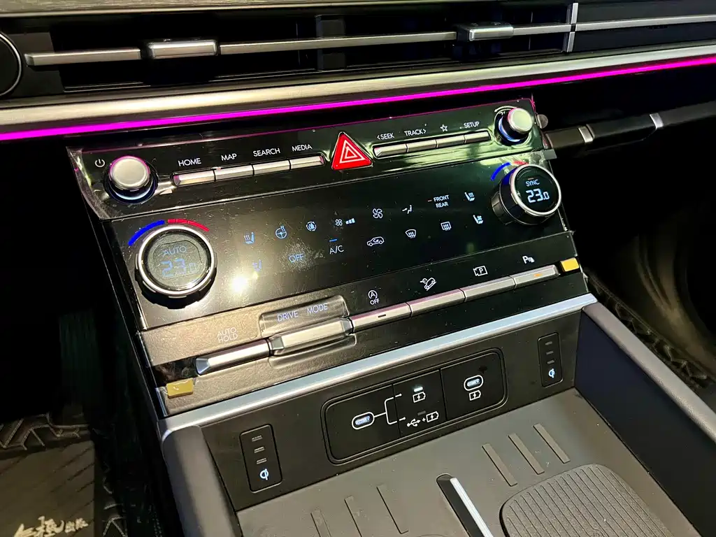 Hyundai Santa Fe — миниатюра 18