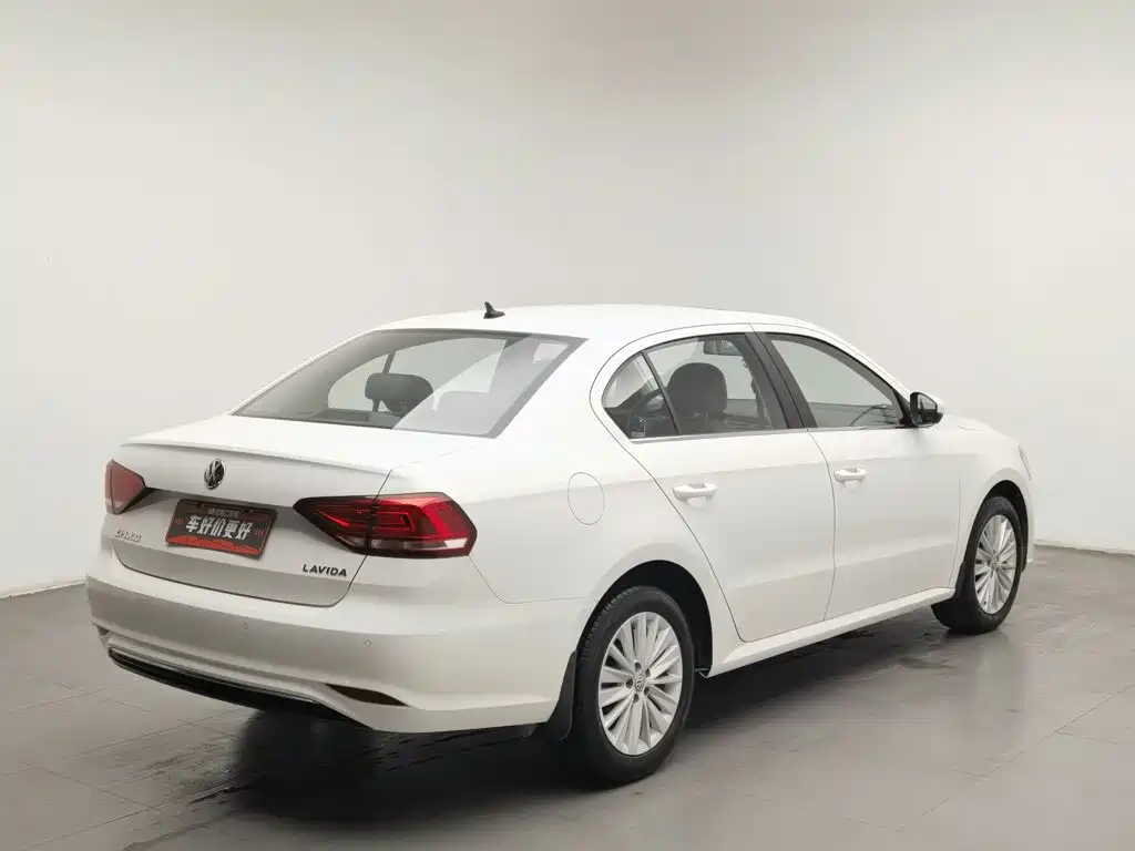 Volkswagen Lavida — миниатюра 2