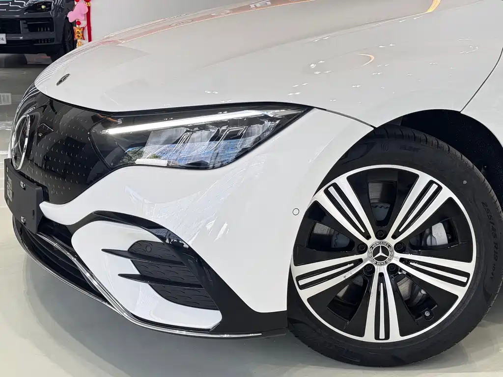 Mercedes-Benz EQE 2025 500 4MATIC