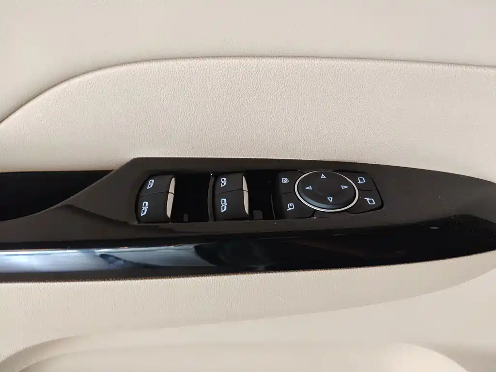 Buick GL8 Hybrid — миниатюра 19