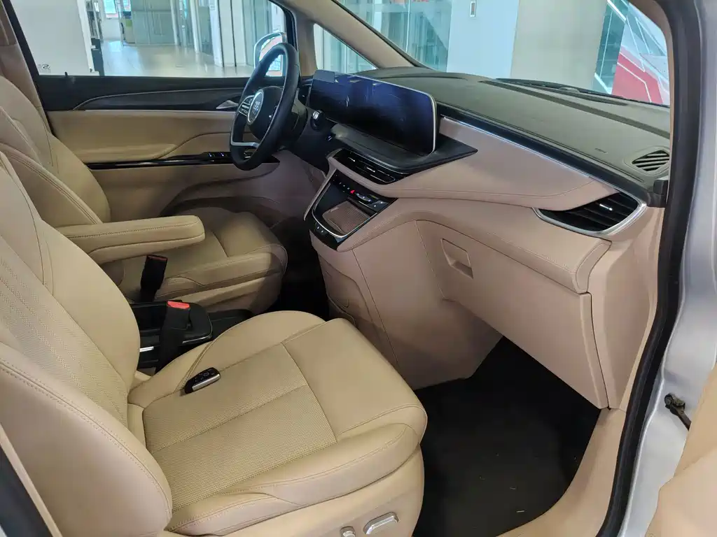 Buick GL8 Hybrid — миниатюра 34