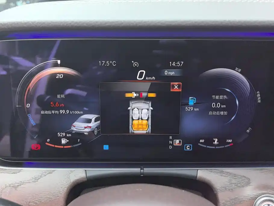 Mercedes-Benz E-Class — миниатюра 14