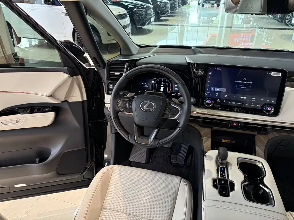Lexus LM — миниатюра 7