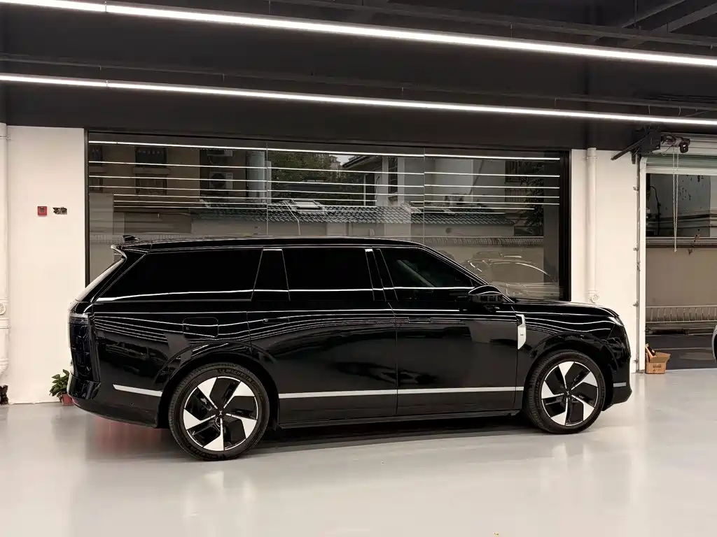 XPeng GX — миниатюра 8