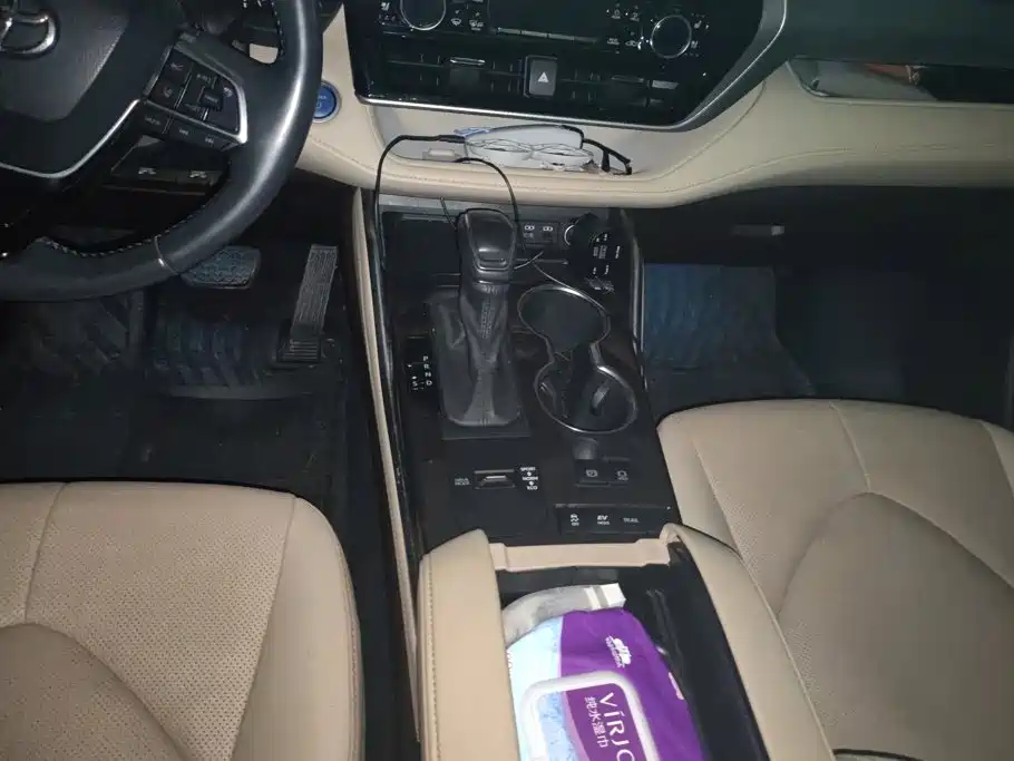Toyota Highlander — миниатюра 16