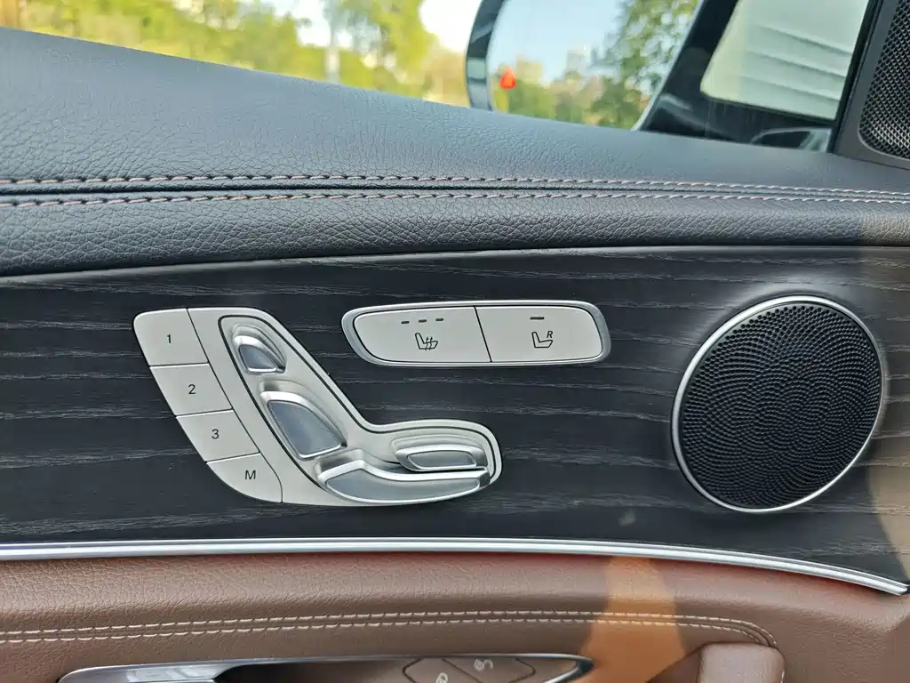 Mercedes-Benz E-Class — миниатюра 22