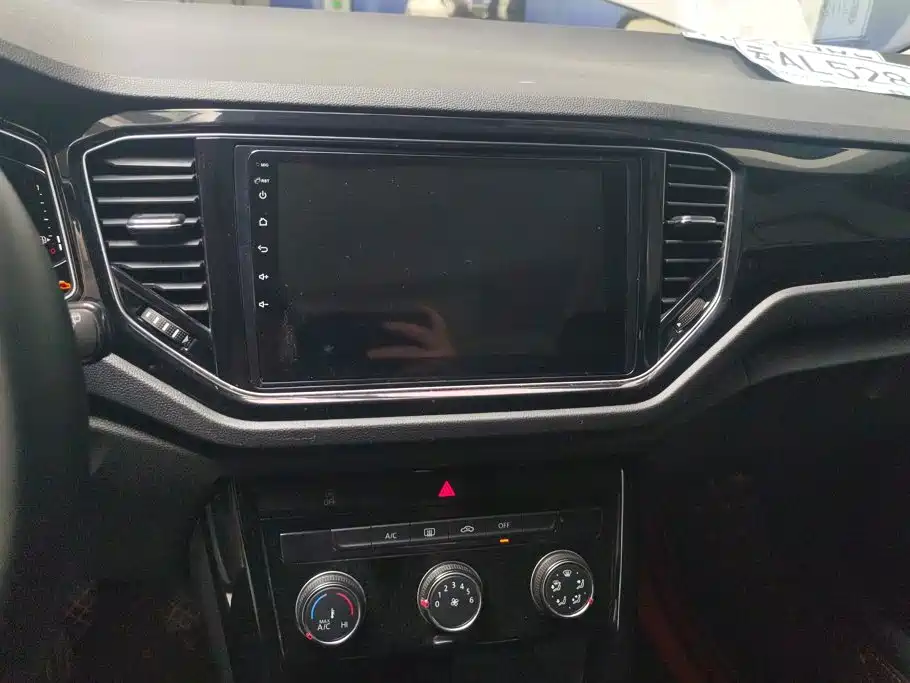 Volkswagen T-Roc — миниатюра 13