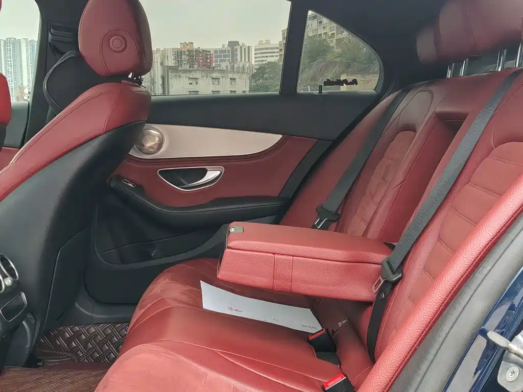 Mercedes-Benz C-Class — миниатюра 7