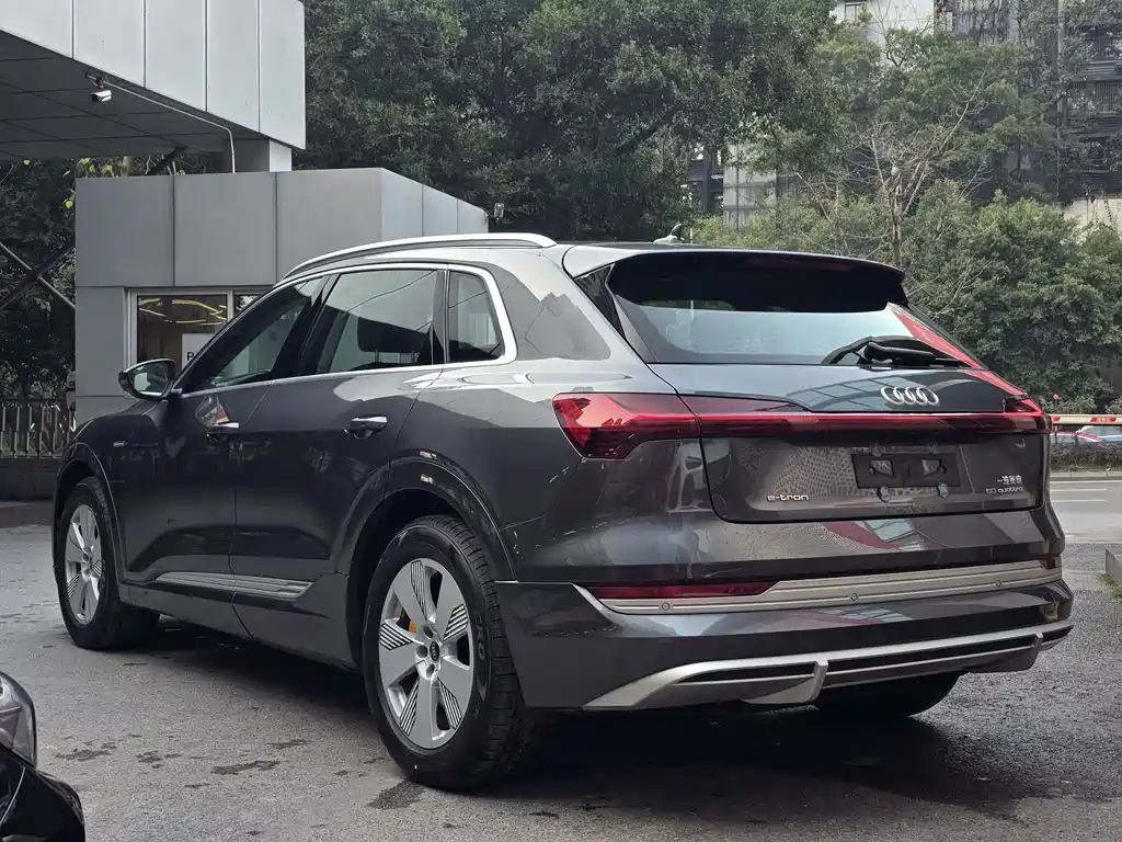 Audi e-tron 2021 50 quattro Luxury