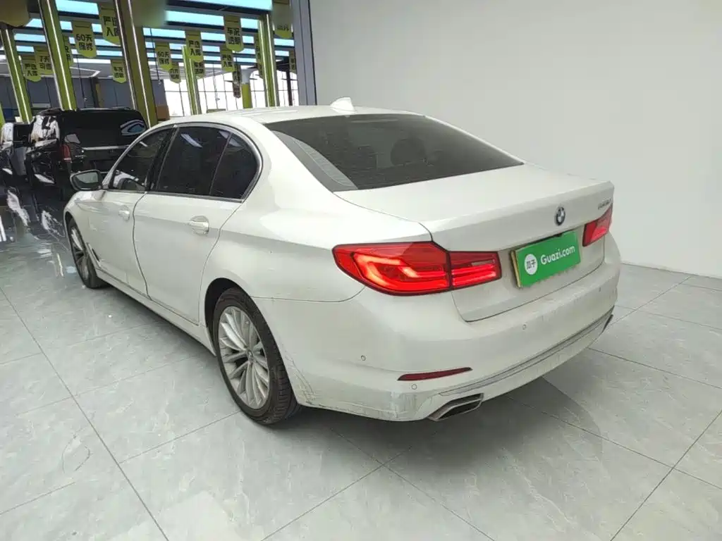 BMW 5 Series — миниатюра 5