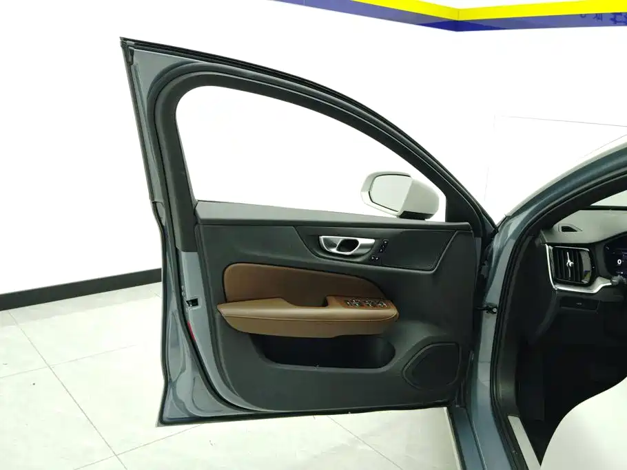 Volvo S60 — миниатюра 7