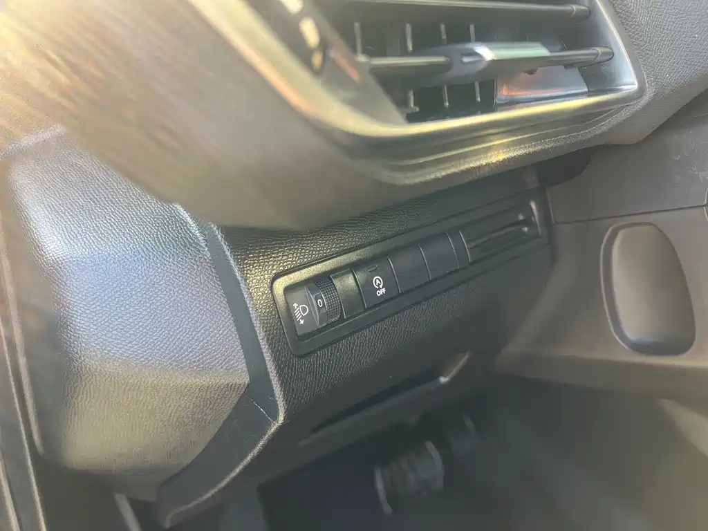 Peugeot 5008 — миниатюра 15