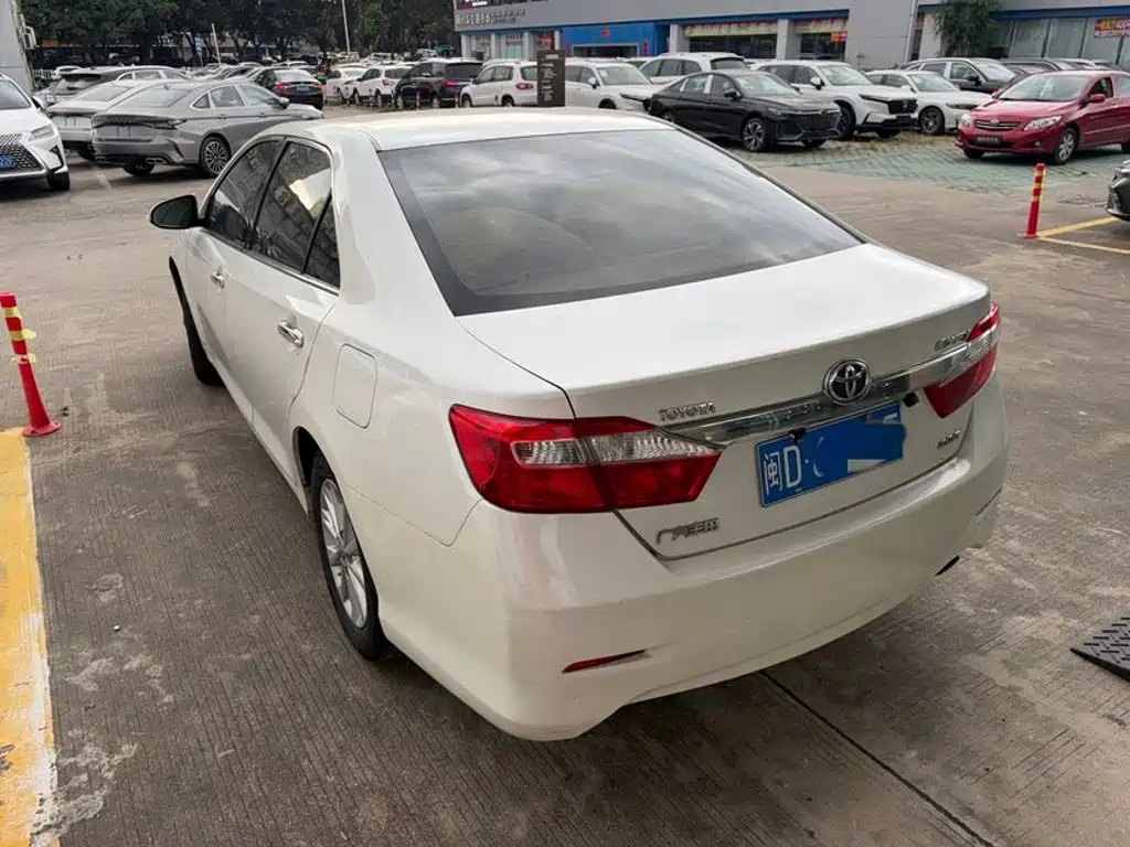 Toyota Camry — миниатюра 7