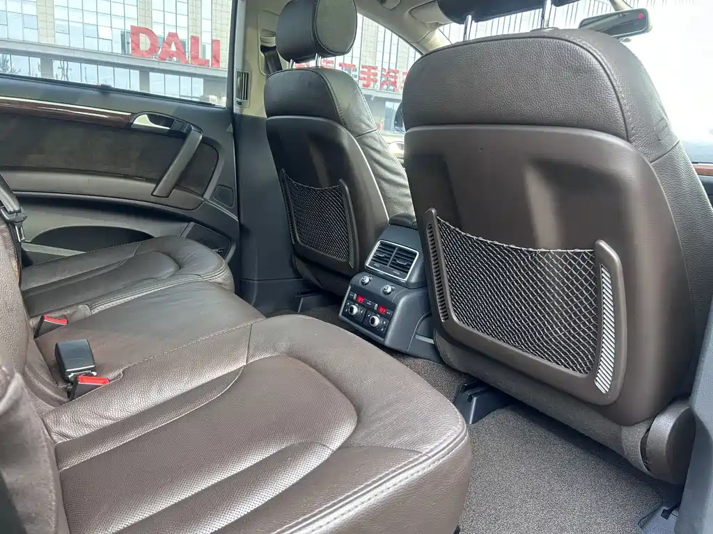 Audi Q7 — миниатюра 11